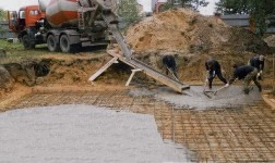 Частичная заливка фундамента Частичная заливка фундамента