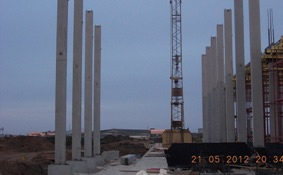 Монтаж железобетонных колонн в фундаменты стаканного типа