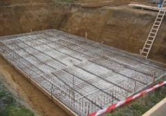 Опалубка и арматура для плитного фундамента Опалубка и арматура для плитного фундамента