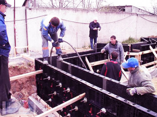 пластиковая опалубка для заливки фундамента plasticovaya_opalubka_fundamenta