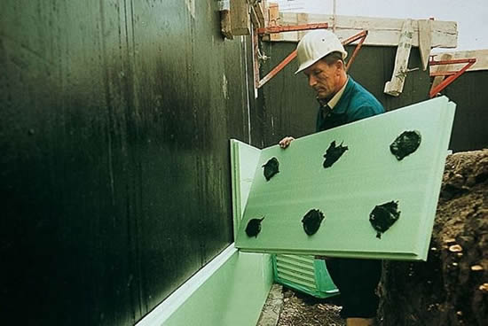 styrofoam-insulation-foam-on-wall_2