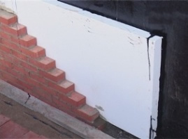 Утепление фундамента пенопластом